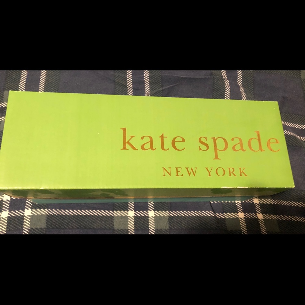 New Kate Spade pink size 7 flip flop sandals